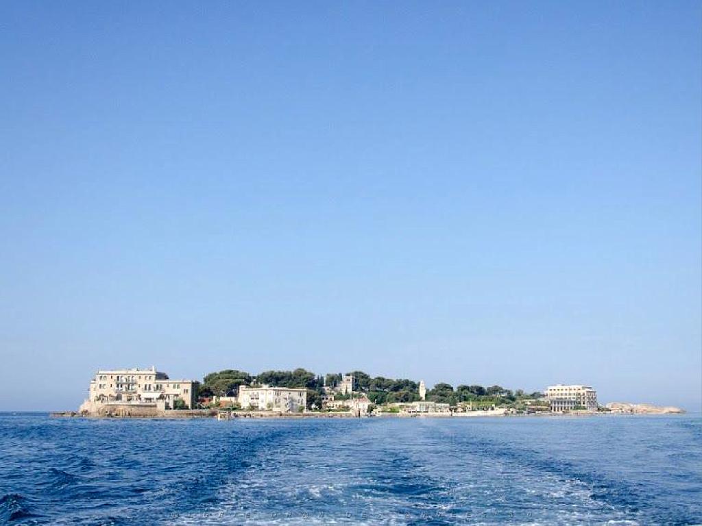 183 D33 ILE DE BENDOR_000069.jpg